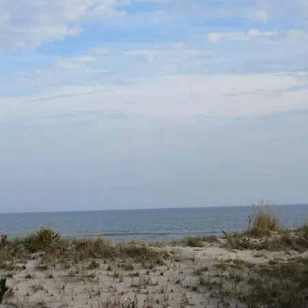 2 Bedroom 1 Bath Oceanfront Garage Apartment In Ship Bottom